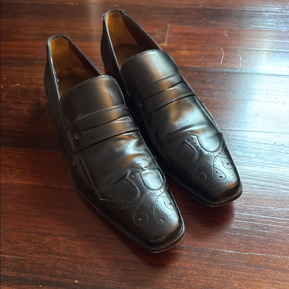 Dolce & Gabbana Black Leather Loafers with Brogue Detailing